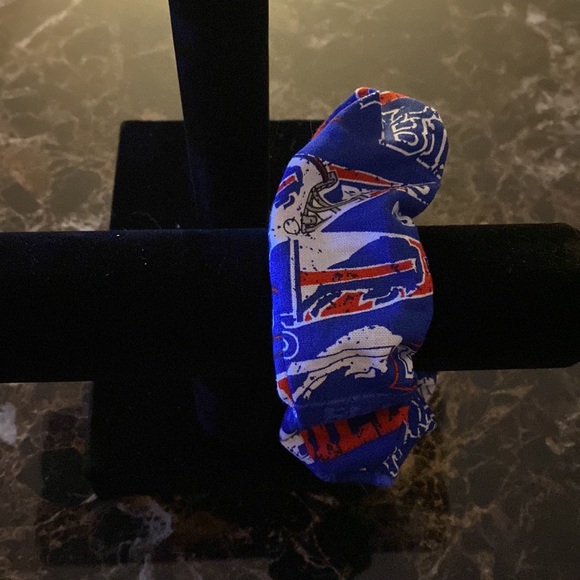 🎉 3 for $15: Handmade: Buffalo Bills Hair Scrunchie - Picture 3 of 3